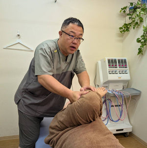 さかぐち鍼灸接骨院さま | 提案のカギは自身で体感した装着の手軽さと確かなサポート力